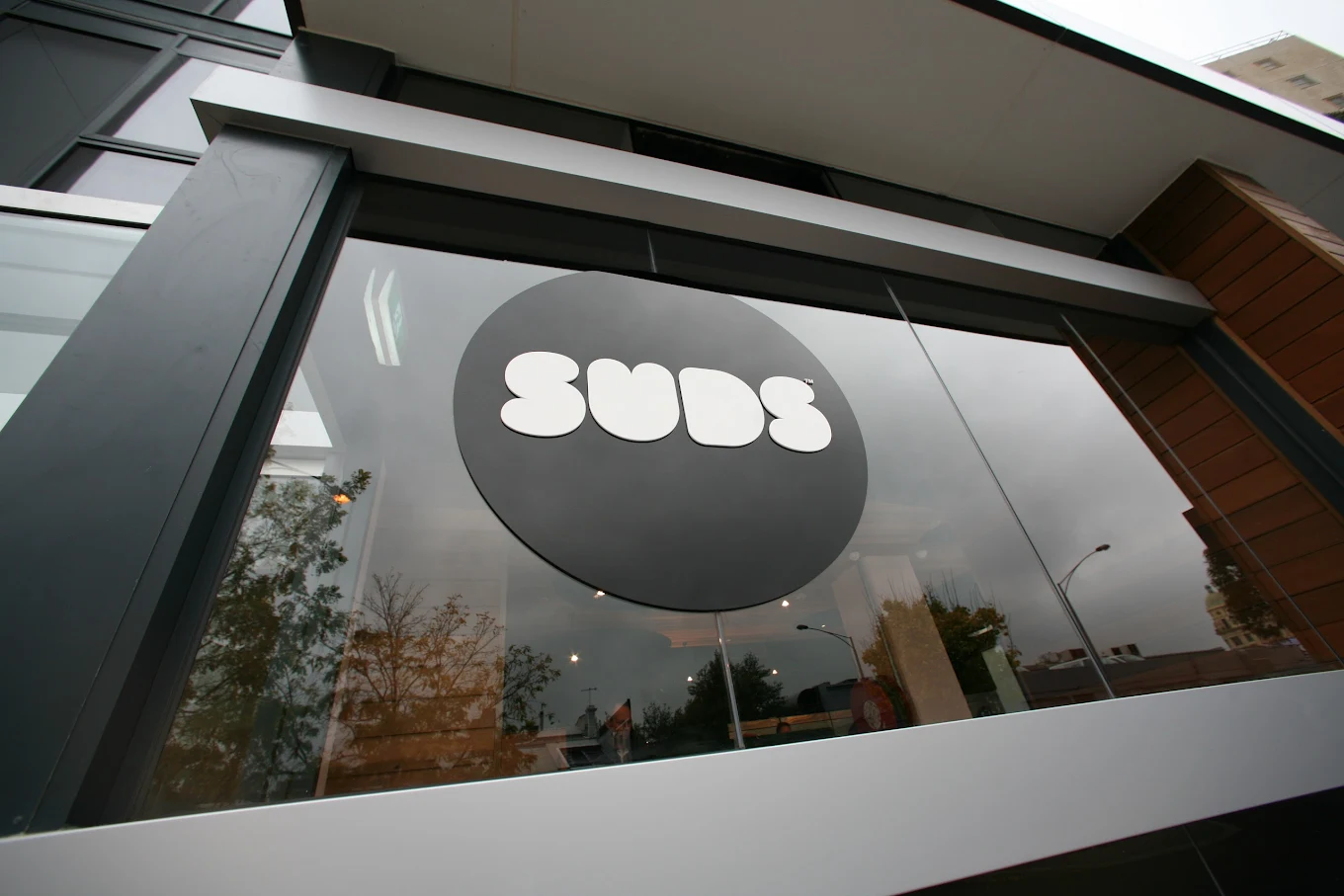 Sud's Laundrette